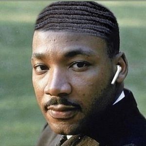 Meet your Posher, Aisha